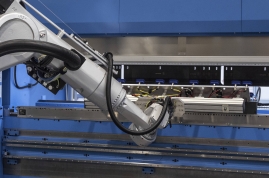 Intelligent robotic folding solution