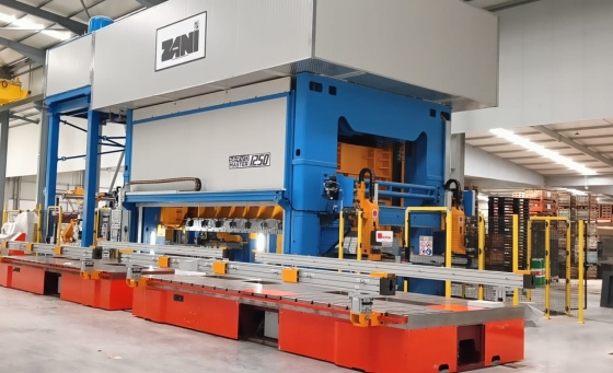 1250t servo press t-track